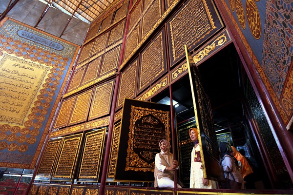 گزارش آناتولی درباره بزرگترین قرآن چوبی جهان در اندونزی