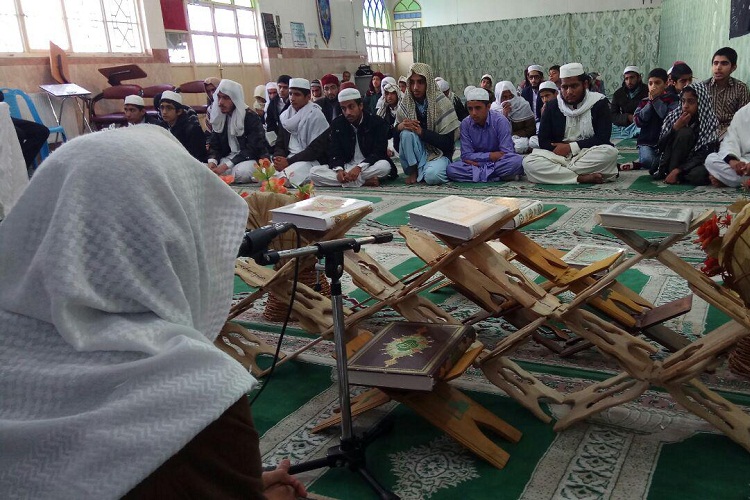 تصاویری از مسابقه حفظ ویژه هفته قرآن و عترت