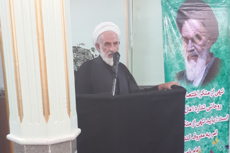 تصاویری از نشست اخلاق و تفسیر قرآن در زاهدان تصاویری از نشست اخلاق و تفسیر قرآن در زاهدان