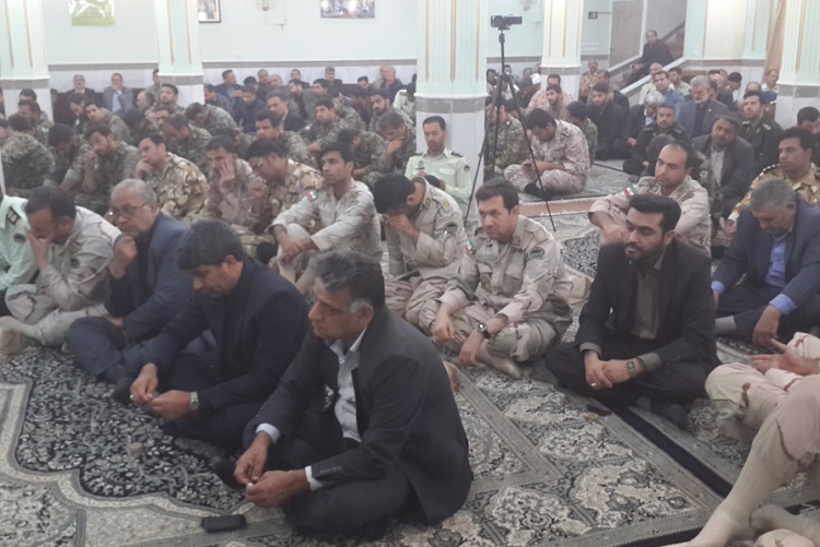 تصاویری از نشست اخلاق و تفسیر قرآن در زاهدان تصاویری از نشست اخلاق و تفسیر قرآن در زاهدان