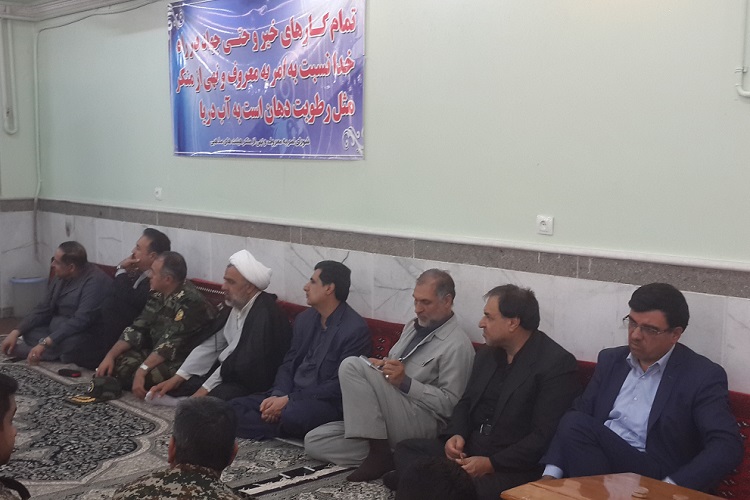 تصاویری از نشست اخلاق و تفسیر قرآن در زاهدان تصاویری از نشست اخلاق و تفسیر قرآن در زاهدان