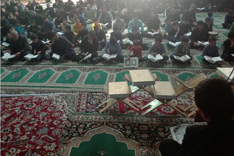 محفل انس با قرآن در زاهدان برگزار شد محفل انس با قرآن در زاهدان برگزار شد