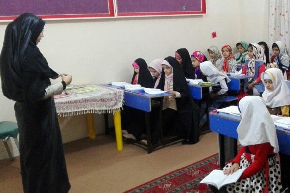 تصاویری از دوره‌های قرائت قرآن ویژه ماه رمضان در زاهدان