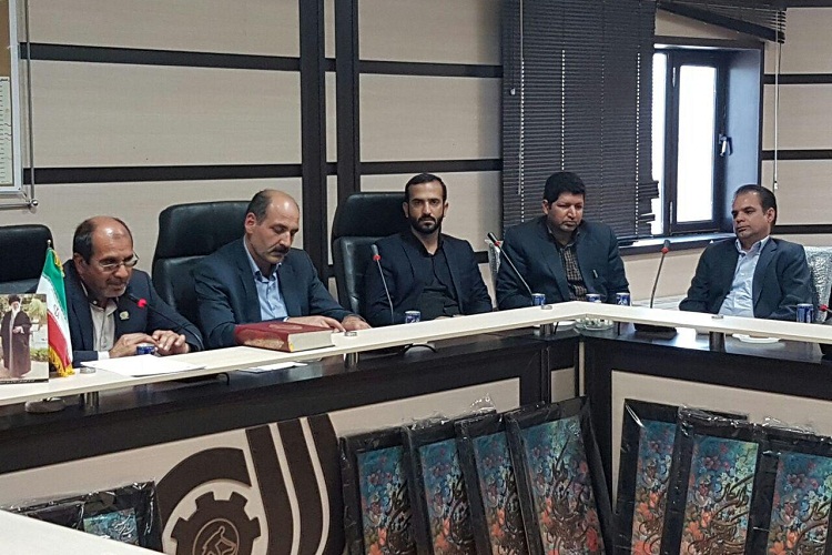 برگزیدگان مسابقات قرآن فنیوحرفهای تجلیل شدند برگزیدگان مسابقات قرآن فنیوحرفهای تجلیل شدند