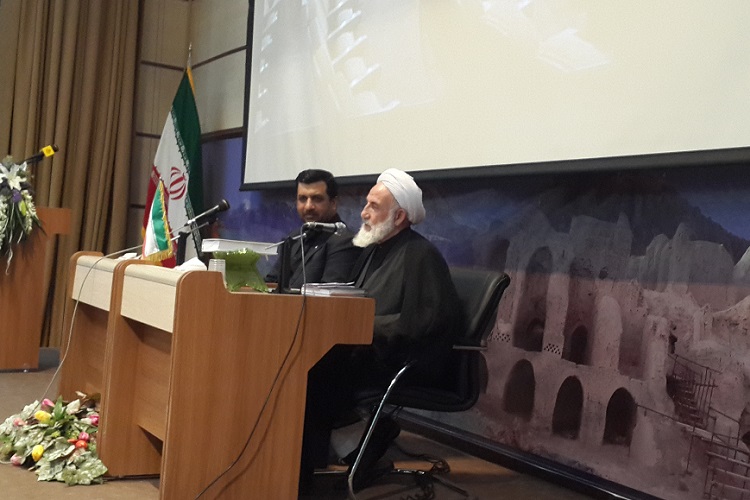 تصاویری از همایش &laquo;امام، قرآن، معنویت&raquo; در زاهدان