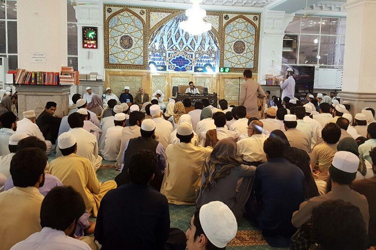 تصاویری از محفل انس با قرآن در زاهدان تصاویری از محفل انس با قرآن در زاهدان