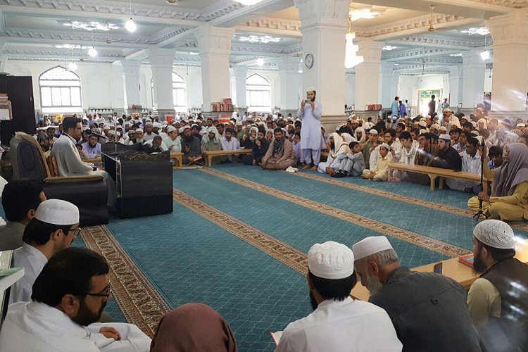 تصاویری از محفل انس با قرآن در زاهدان تصاویری از محفل انس با قرآن در زاهدان