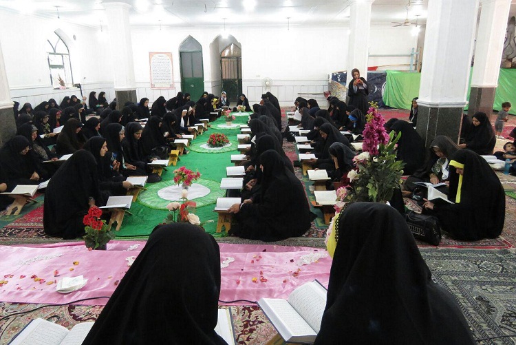 تصاویری از کرسی جمع خوانی قرآن در زاهدان