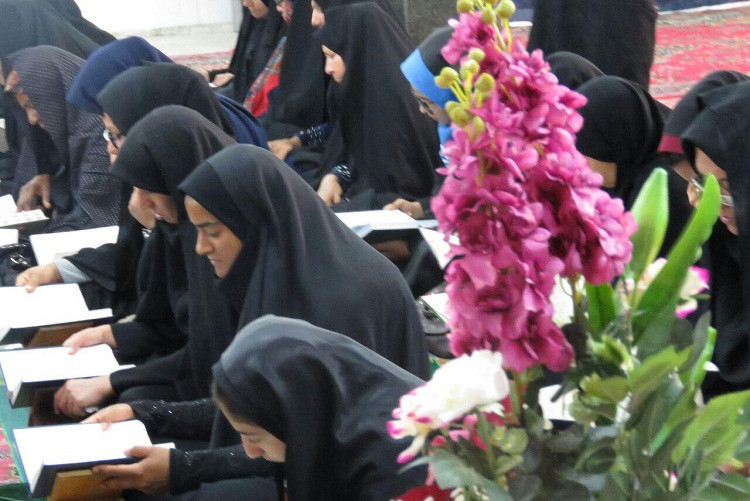 تصاویری از کرسی جمع خوانی قرآن در زاهدان