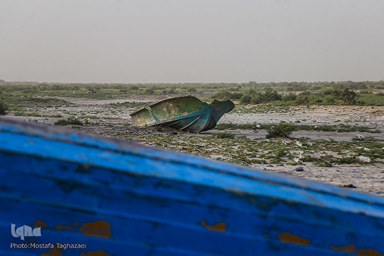 خشکسالی، لمیده بر «تخت عدالت»