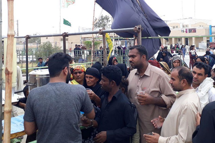 تصاویری از حضور زوار پاکستانی در زائرسرای امام رضا(ع) زاهدان