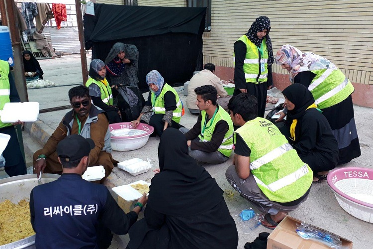 تصاویری از حضور زوار پاکستانی در زائرسرای امام رضا(ع) زاهدان