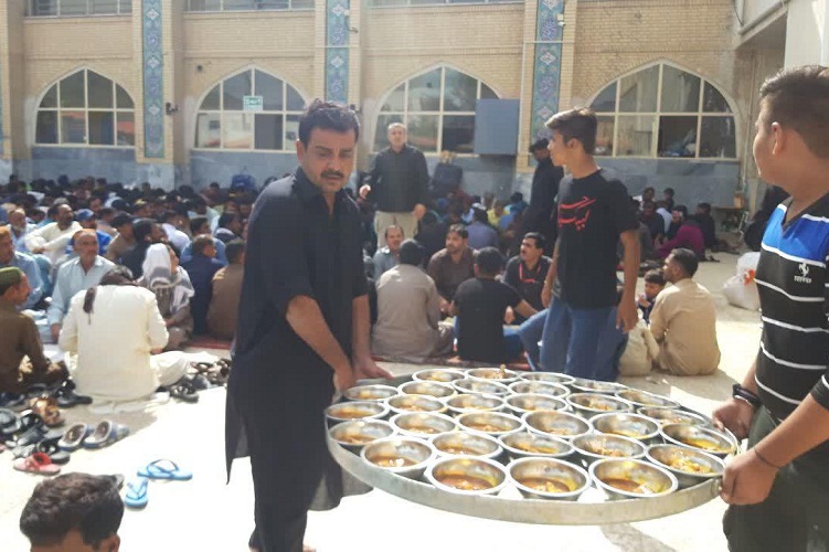 پذیرایی از ۲۰۰۰ زائر پاکستانی اربعین حسینی در زاهدان + عکس