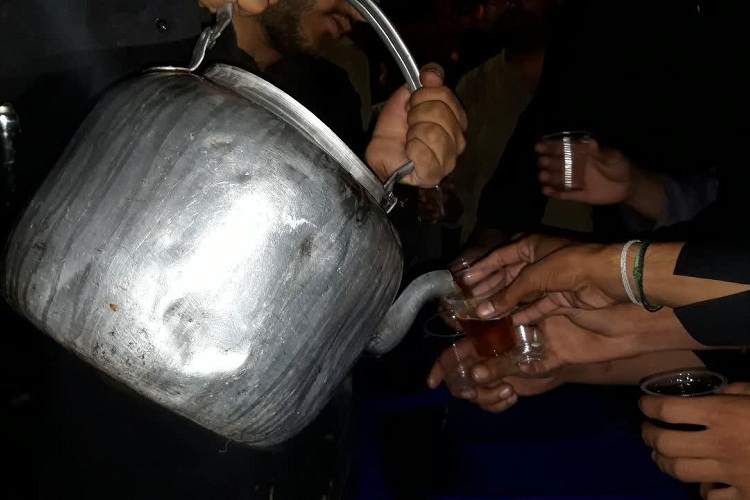 پذیرایی از ۲۰۰۰ زائر پاکستانی اربعین حسینی در زاهدان + عکس