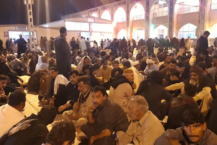 پذیرایی از ۲۰۰۰ زائر پاکستانی اربعین حسینی در زاهدان + عکس