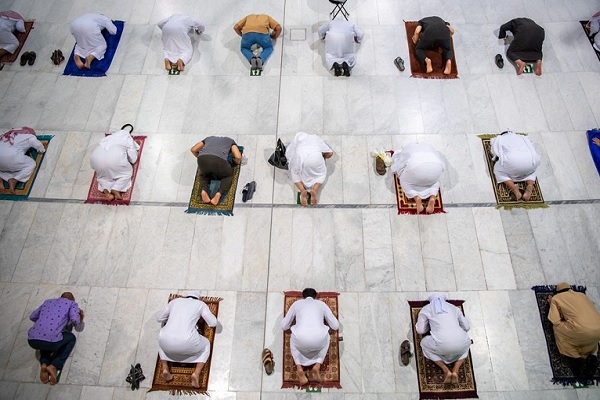 عکس | اقامه نماز صبح در مسجدالحرام پس از هفت ماه تعطیلی / آماده
