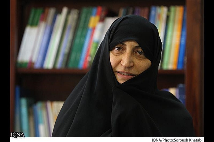 تلاوت قرآن و نماز شب خانه را نورانی می‌کند