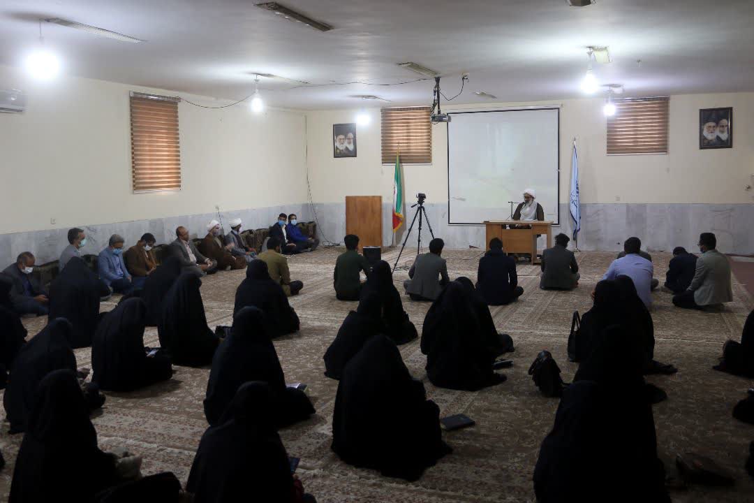 ارسالی دوشنبه /// عکس| برگزاری آیین آغاز سال تحصیلی علوم اسلامی دانشگاهیان شهرستان زابل