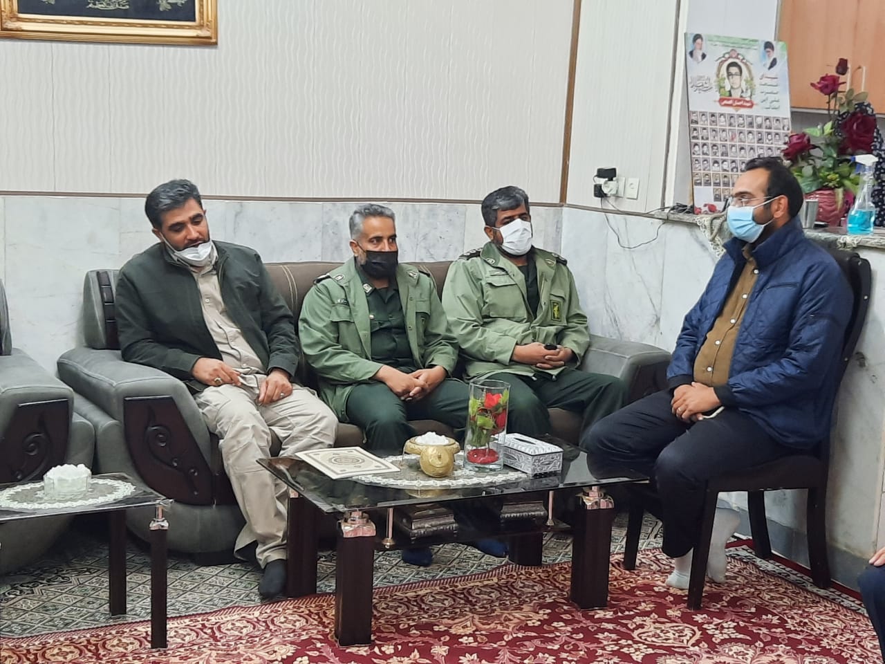 ارسالی سه شنبه ۲۵ آبان ماه /// دیدار فرمانده ناحیه مقاومت بسیج سپاه زاهدان با خانواده شهداء