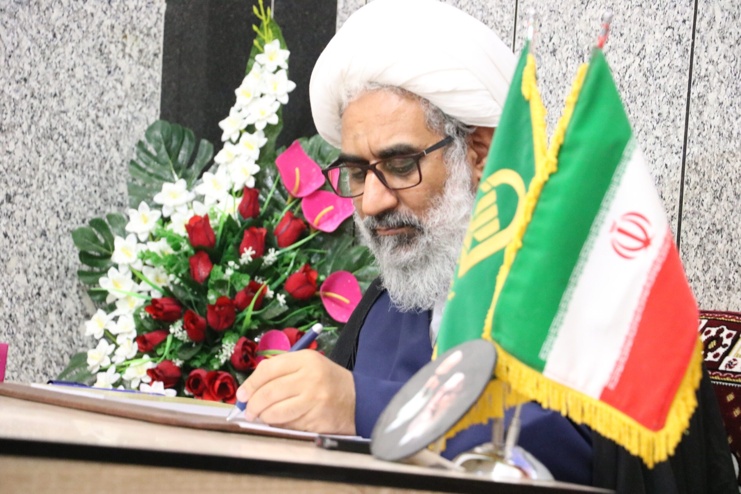 حجت&zwnj;الاسلام&zwnj; والمسلمین مجتبی&zwnj; عزیزی امام&zwnj;جمعه زابل