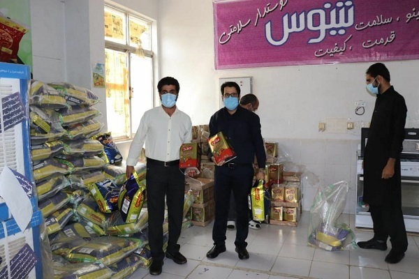 توزیع بسته‌های معیشتی در زاهدان