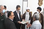 تجلیل از 4 خانوده شهید روحانی با اهدای هدیه رهبری