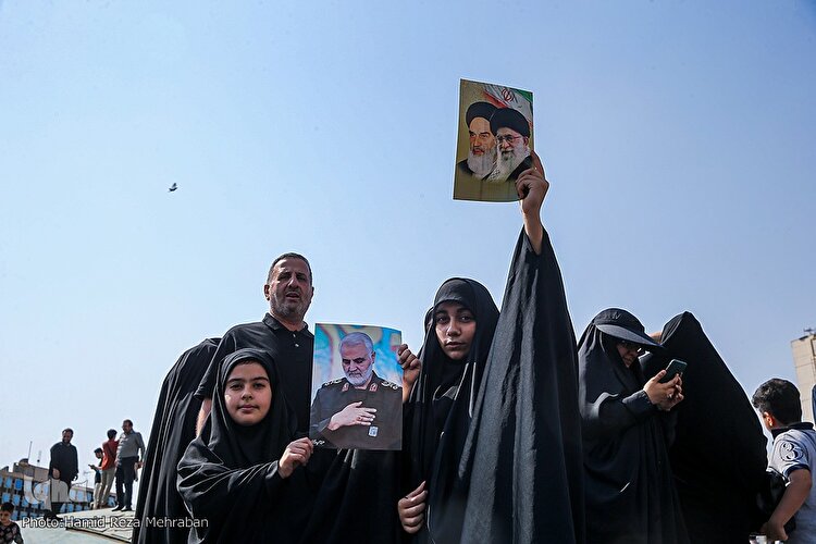 راهپیمایی مردم تهران در اعتراض به اغتشاشات اخیر
