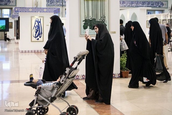 مؤلفه‌های تربیت معنوی در خانواده بررسی می‌شود