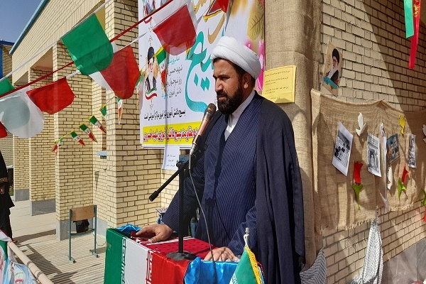 حجت‌الاسلام راشکی امام‌جمعه هیرمند