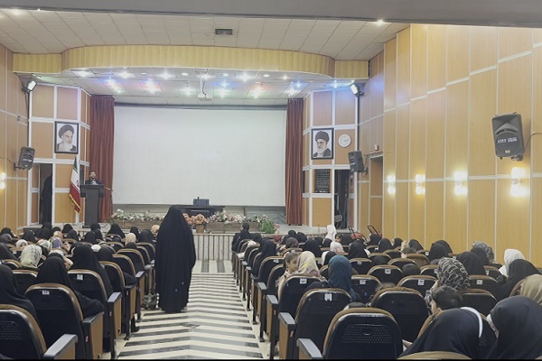 برگزاری مراسم بزرگداشت روز دختر از سوی جامعةالقرآن اراک + فیلم