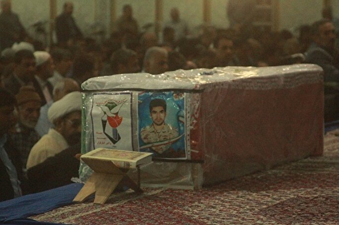 فیلم | تشییع پیکر شهید «سعید جهانتیغ» در زابل