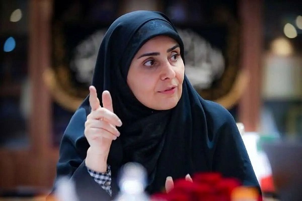 فرزانه صادق وزیر راه و شهرسازی فرزانه صادق وزیر راه و شهرسازی