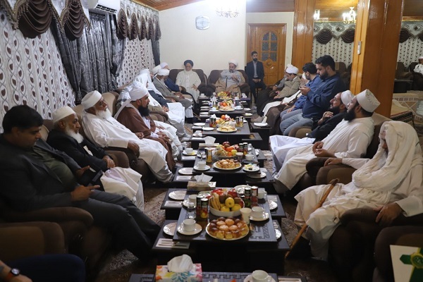 دیدار امام جمعه زاهدان با علمای اهل سنت