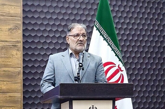 آیت‌الله رئیسی بین مردم حضور مستمر داشت