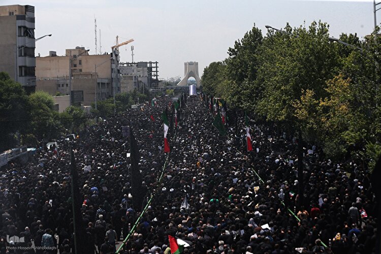 خداحافظی تهرانی‌ها با پیکر رئیس جمهور شهید