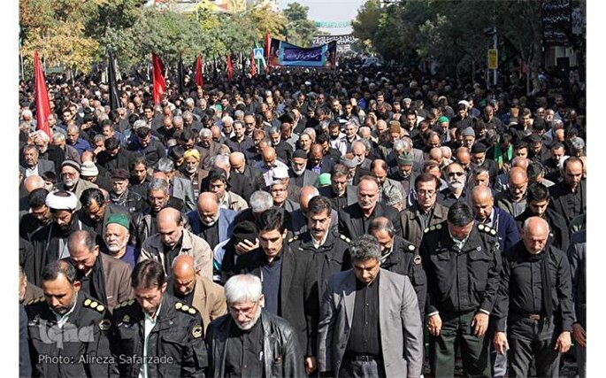 نماز ظهر عاشورا در بیرجند اقامه شد