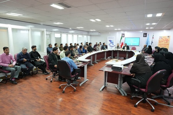 جلسه تجلیل از بانوان فعال در عرصه گزدشگری در زاهدان