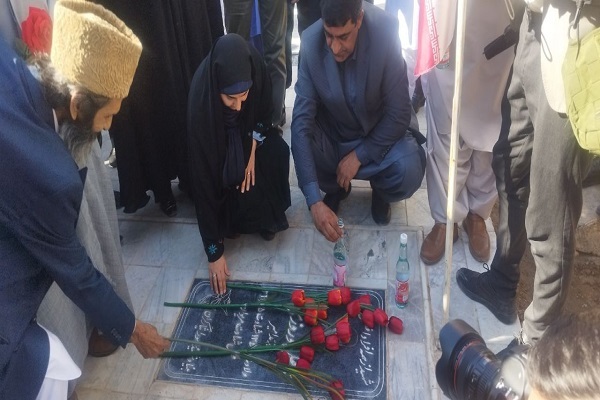 وزیر راه و شهرسازی وارد شهرستان خاش شد