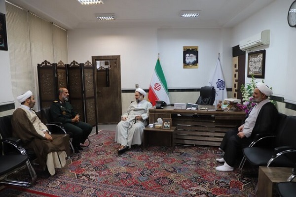 دیدار آیت الله محامی با فرمانده نیروی مخصوص تیپ 110 سلمان فارسی