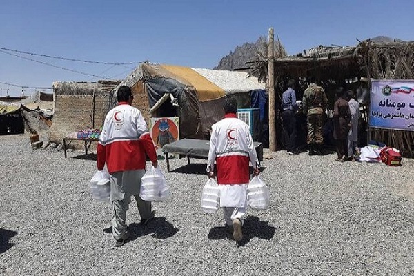 اجرای برنامه‌های حمایتی و درمانی در مناطق کپرنشین خاش