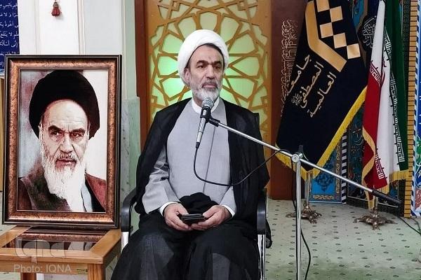 امام خمینی (ره) به جهان اسلام نگاه فراجغرافیایی و فرامذهبی داشت