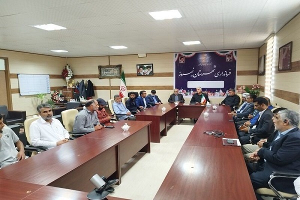 دیدار معتمدان نیمروز با فرماندار