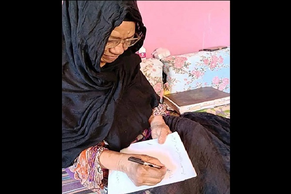 محقق شدن رؤیای زن 76 ساله مصری در روخوانی قرآن