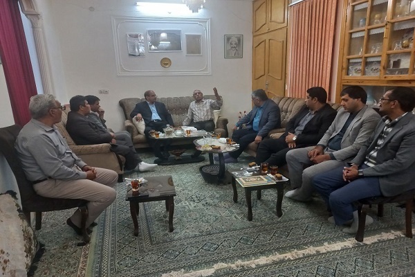 مسئولین زابل با شاهنامه‌خوان پیشکسوت سیستانی دیدار کردند
