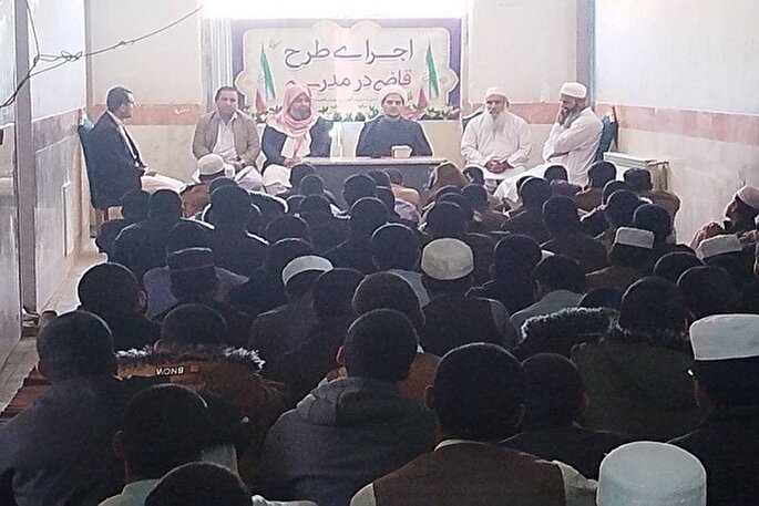 شهرستان سراوان؛ پیشتاز در اجرای طرح «قاضی در مدرسه»