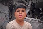 Lecture du Coran par un enfant palestinien sur les ruines de sa maison à Gaza