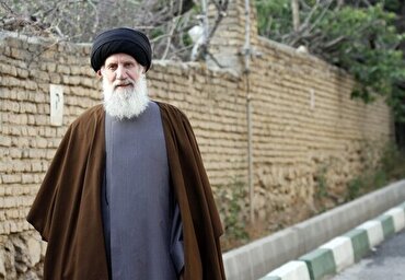 Dipartita Ayatollah Fateminia: in decine di migliaia a funerali + FOTO