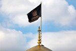 Bendera di Kubah Makam Imam Reza (a.s) Ditukar Sebagai Tanda Berkabung atas Kesyahidan Sayyidah Fatimah Zahra (s.a