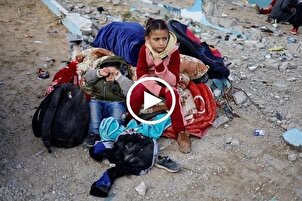 Filistinli çocuk kızkardeşini Kur’an ayetleri okuyarak sakinleştiriyor | video